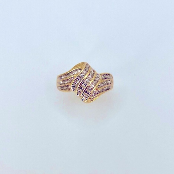 ✨Estate Diamond 10K Gold Swirl Three Row Statement Ring✨ - Picture 2 of 7